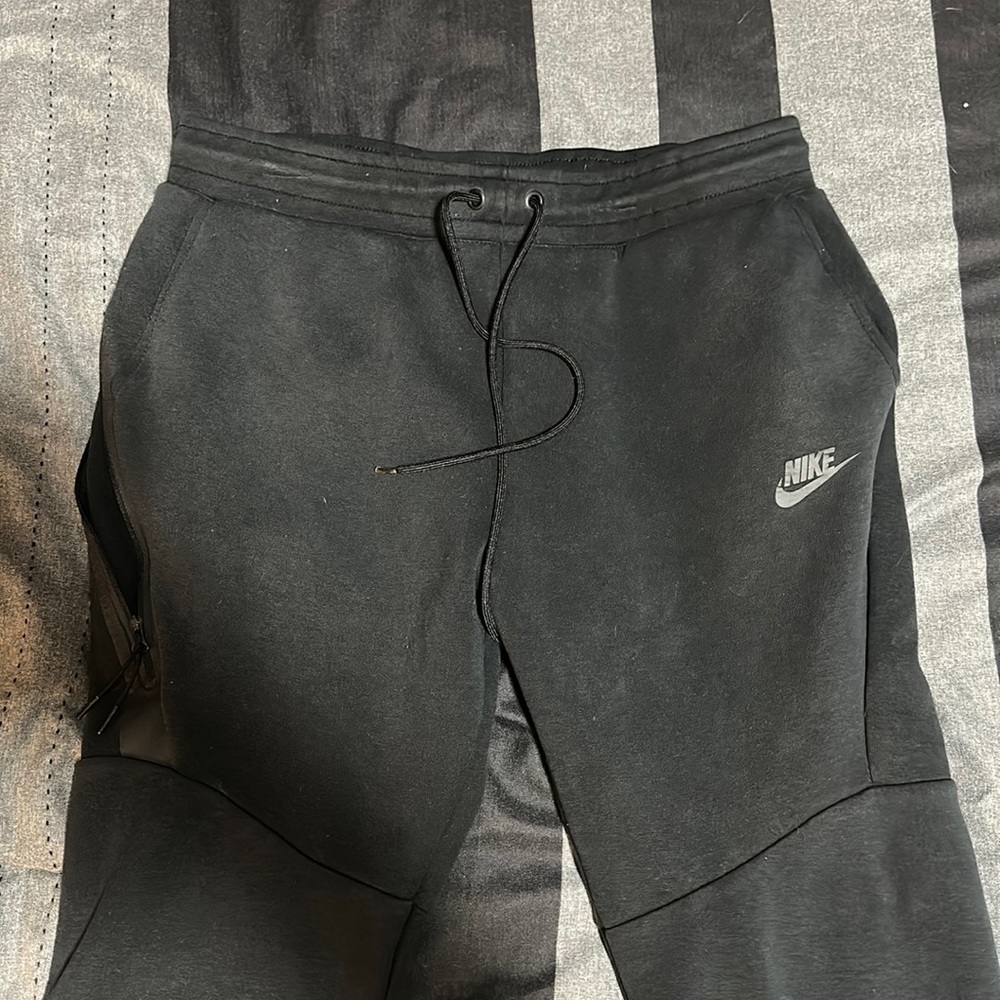 Nike tech fleece pants medium